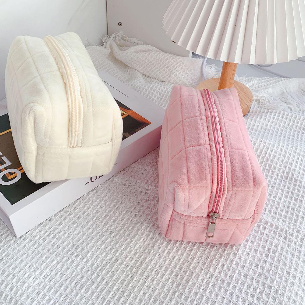 Cute Plush Makeup Bag For Wome - Travel Accessories Pillow 评论和价格